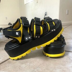 *SOLD* Platform Sandals